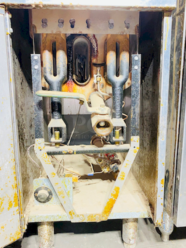 TRIPLE THREAT! Natural Gas 40 lb. Tube Fired Fryers. 2 Imperials, 1 DCS  - 105,000 BTU

3x Your Bid

Width	15 1/2 Inches
Depth	30 1/2 Inches
Height	45 3/4 Inches - Image 6 of 11
