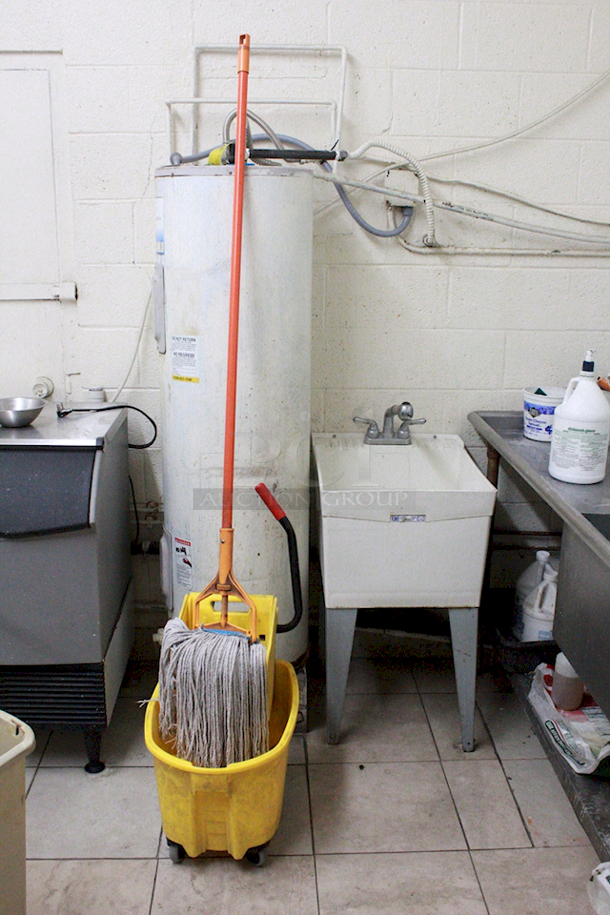 Mop & Bucket - Image 1 of 6