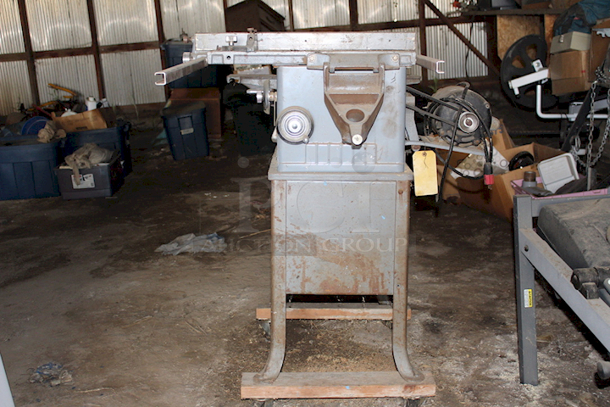 VINTAGE! Delta Homecraft 8" Table Saw/Joiner Combo With Rockwell 62-253 Motor.  - Image 7 of 11