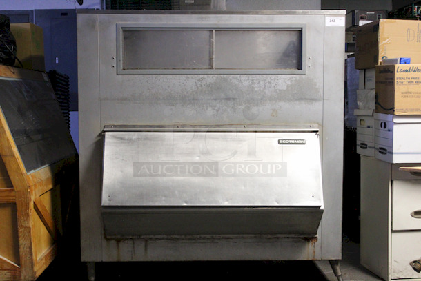 Scotsman BH1370E 1400lbs Capacity Ice Bin. 
56x40x59-1/2.
Legs Need To Be Adjusted.  - Image 1 of 8
