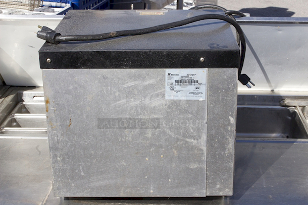 APW Wyott ATExpress-1 Conveyor Toaster with 1 1/2" Opening (ATEXPRESS) - 120V - Image 6 of 7