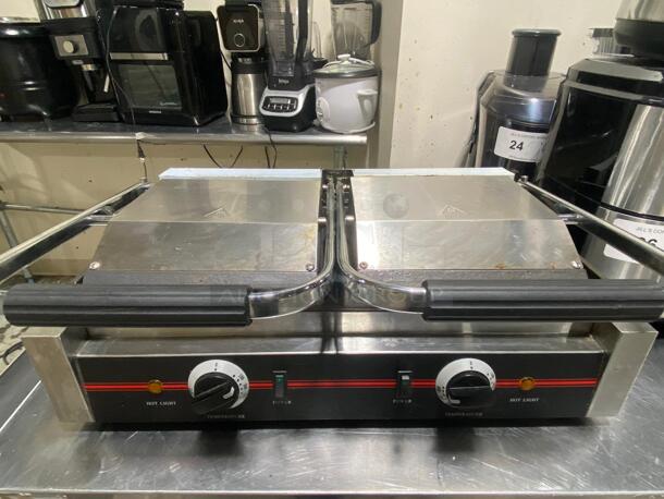 Cookline Double Commercial Panini / Sandwich Press, Grooved Surface, Cooking Surface, 120v
 - Image 2 of 7