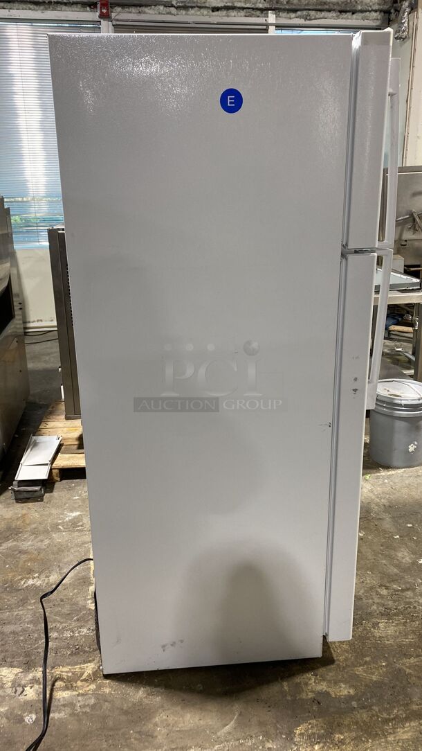 Brand New GE 28 Inch Top Freezer Refrigerator with 17.5 Cu. Ft. Capacity, Reversible Hinges, Gallon Door Shelves, Adjustable Glass Shelves, Never Clean Condenser, Sabbath Mode, and EnergyStar Certified: White
 - Image 3 of 6