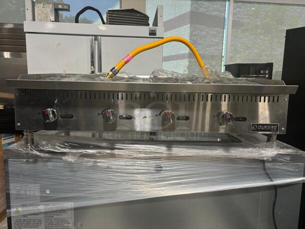 Dukers - DCCB48, Commercial 48" Countertop Charbroiler - Image 1 of 5