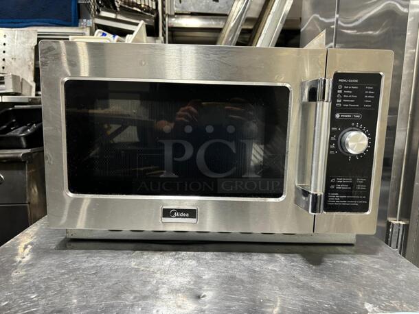 Midea 1034N0A 1000 Watt Medium Duty 1.2 cuft Commercial Microwave
 - Image 1 of 5