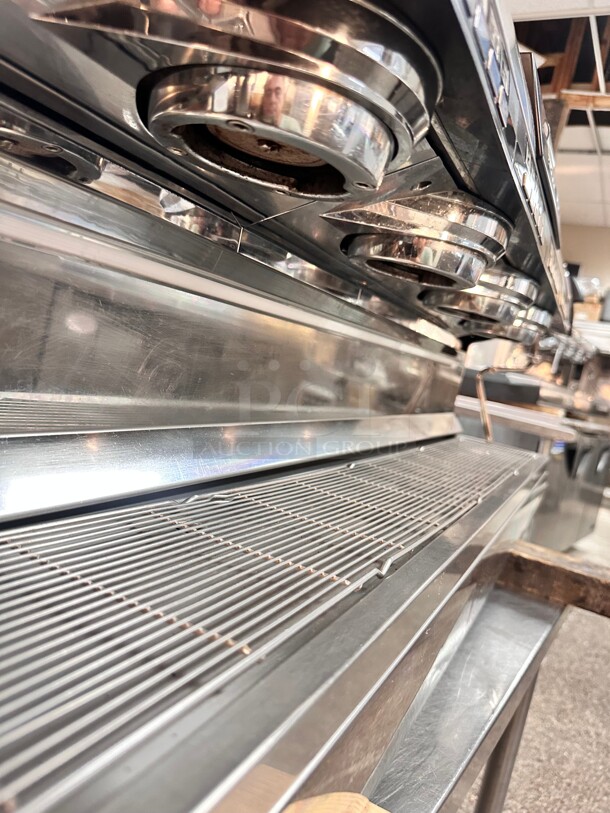 Excellent Condition Nuova Simonelli Aurelia II 4 Group Commercial Expresso Machine 220 Volt 1 Phase Tested and Working! - Image 6 of 10