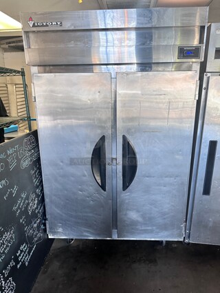 Working Victory Refrigeration VR2 Refrigerator, Reach In, 2 Section, Value Line, Energy Star, 45.4 cu ft 115 Volt