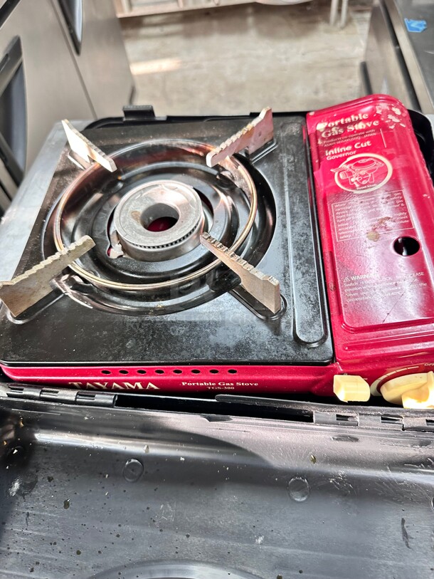 Tayama BDZ-155A 8000 BTU Red Butane Gas Portable  Stove - Image 7 of 7