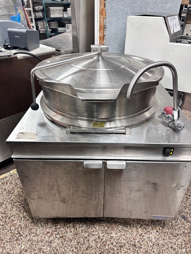 Late Model Cleveland KDM-40-T 40 gal Steam Kettle - Power Tilt, 2/3 Jacket, Direct Steam Natural Gas - Image 8 of 9
