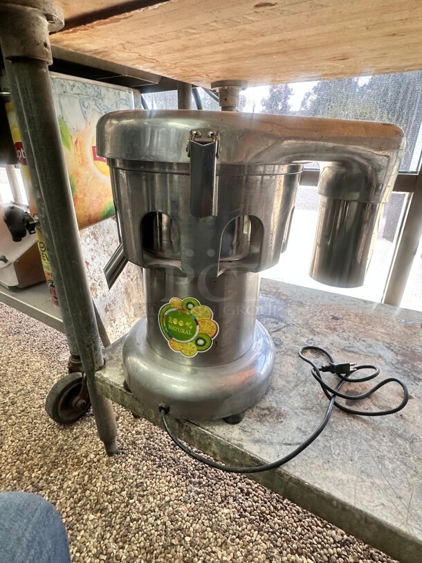 Commercial Heavy Duty Juicer 115 Volt Tested and Working! - Image 5 of 9