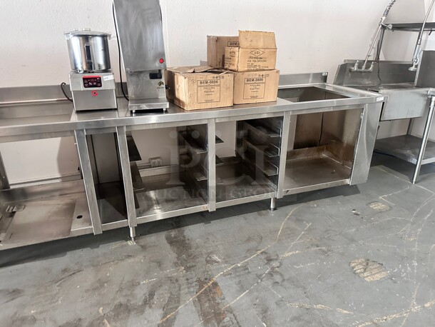 Commercial Stainless Steel Table with  Sink 
114x30x28 - Image 2 of 3