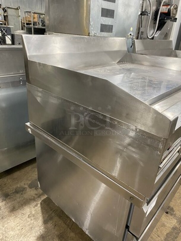 MagiKitch'n Commercial Countertop Gas Powered Flat Top Griddle! With Back And Side Splashes! All Stainless Steel! - Image 3 of 8