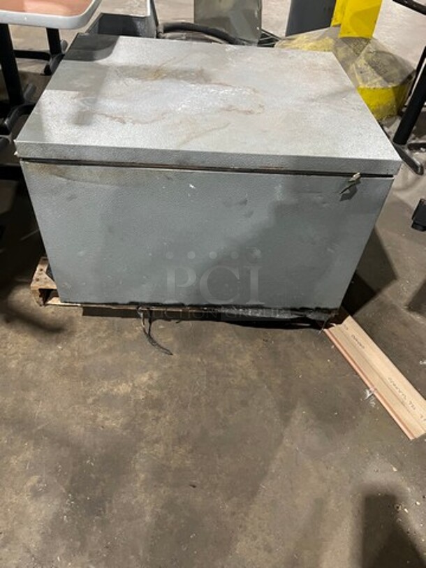 WOW! Norlake Commercial Self Contained 6x6 Walk-In Freezer! With Floor! WORKING WHEN REMOVED! - Image 11 of 11