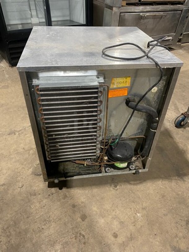 Delfield Commercial Single Door Lowboy/Worktop Cooler! With Rack! All Stainless Steel! Model: 406CADHLDD1 SN: 0808152000285 115V 60HZ 1 Phase - Image 4 of 8