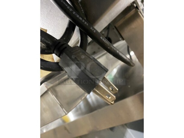 NICE! NEW! OUT OF THE BOX! Garland Heavy Duty Commercial Countertop Gas Powered Mirror Shine/Polished Top Flat Griddle! Thermostatic Controlled! 1-Inch-Thick Plate! With Back And Side Splashes! 36" Model: CG-36R  - Image 10 of 10