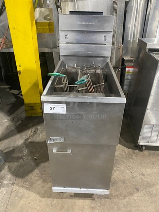 Pitco Commercial Natural Gas Powered Deep Fat Fryer! With 2 Metal Frying Baskets! All Stainless Steel! On Legs! Model: 35C SN: G09LB037953 - Image 1 of 9