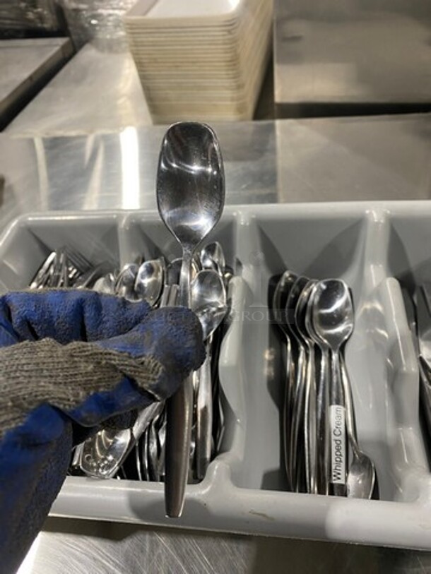 Gray Poly Silverware Bin With Spoons/Knifes! - Image 4 of 5