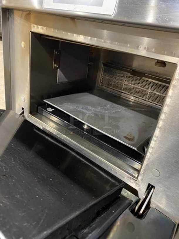 Merrychef Commercial Countertop Rapid Cook Oven! With Digital Touch Controls! With Oven Paddle! All Stainless Steel! Model: EIKONE4 SN: 1303213090094 208/240V - Image 6 of 8