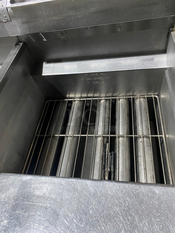 SWEET! Pitco Frialator Commercial Natural Gas Powered 3 Bay Deep Fat Fryer! With Backsplash! With Fryer Covers! All Stainless Steel! On Casters! Working When Removed! Model: SSH60W SN: G13LC064141 115V 50/60HZ - Image 6 of 12
