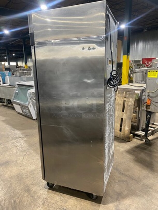 Migali Commercial Single Door Reach In Cooler! With Poly Coated Racks! All Stainless Steel! On Casters! Model: C1RHC SN: C1RHC00319012600920014 115V 60HZ 1 Phase - Image 4 of 9