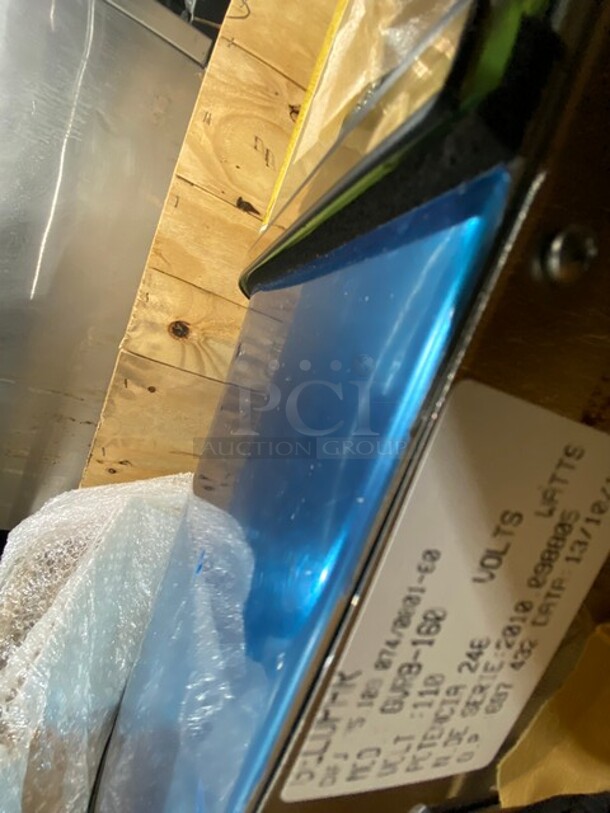 BRAND NEW! IN THE BOX! Diamond Commercial Countertop Refrigerated Sushi Display Case Merchandiser! With Curved Glass! Stainless Steel Body! On Small Legs! Model: GVRB160 - Image 6 of 6