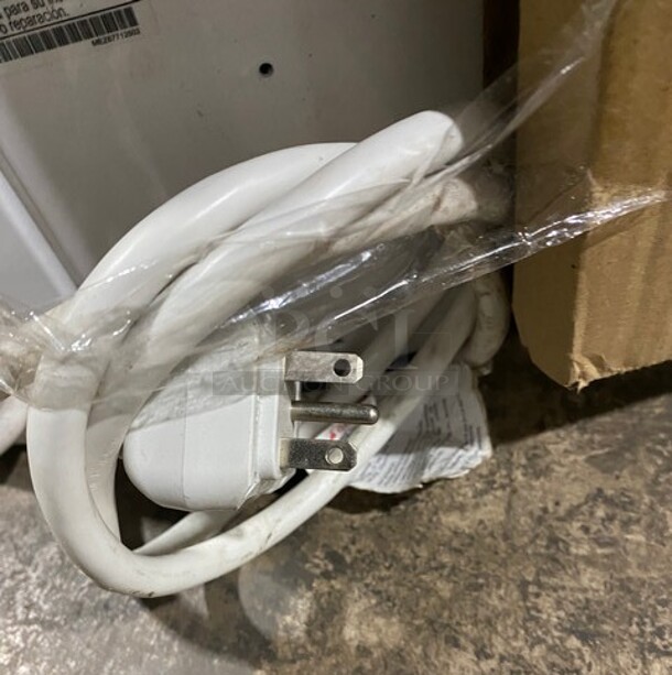LQ Window Air Conditioner Cools 1000 Sq FT! MODEL LW1822ERSM 1PH 230/208V  - Image 7 of 7