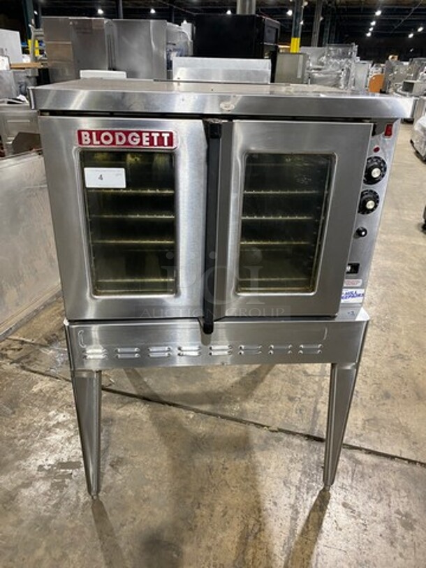 WOW! LATE MODEL! Blodgett Commercial Natural Gas Powered Convection Oven! With View Through Doors! Metal Oven Racks! All Stainless Steel! On Legs! Working When Removed!  - Image 1 of 7