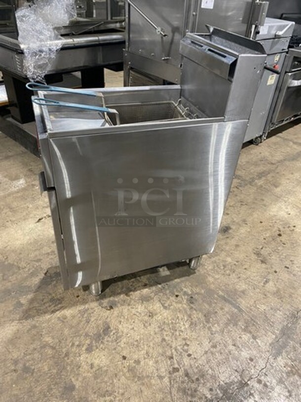 American Range Commercial Natural Gas Powered Deep Fat Fryer! With 2 Metal Frying Baskets! With Backsplash! All Stainless Steel! On Legs! Model: AF50HE SN: 211020FO351 - Image 3 of 8
