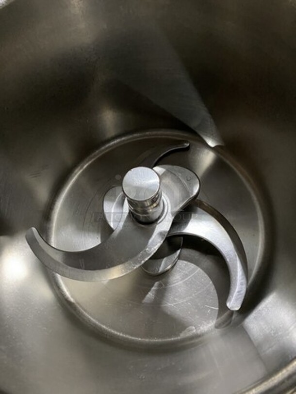 Fab! Robot Coupe R30 Vertical Cutter Mixer! With 31 Quart Tilt Cutter Stainless Bowl! 2 Speed! 208/240V 3 Phase!  - Image 5 of 9