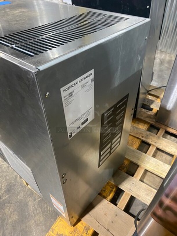 WOW! SCRATCH-N-DENT! LATE MODEL! Hoshizaki Commercial Countertop Refrigerated Ice Maker/Dispenser And Water Dispenser! All Stainless Steel! With Legs! Model: DCM270BAH SN: F09858G 115/120V 60HZ 1 Phase - Image 4 of 8