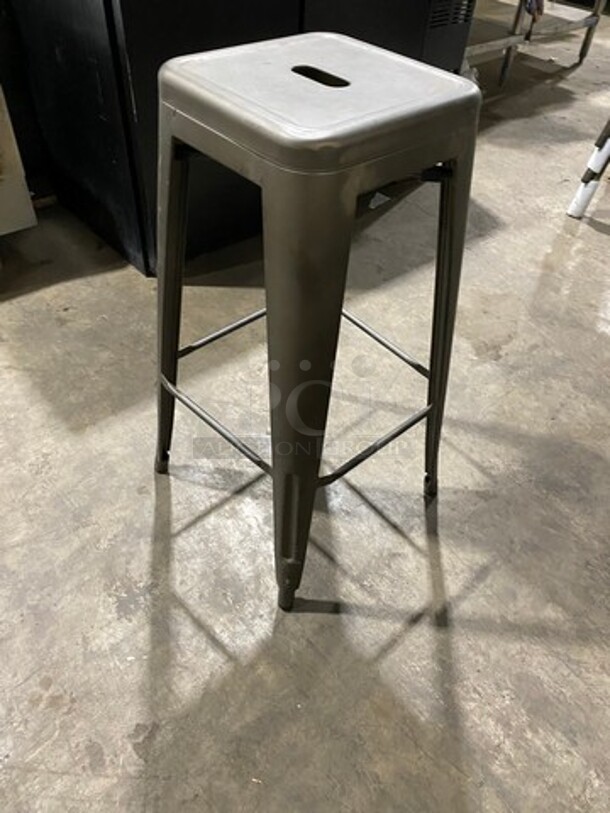  BRAND NEW! Astor Matte Platinum Clear Coated Finish Heavy Duty Metal Bar Height Stools! With Footrest! 4 x Your Bid! - Image 4 of 8