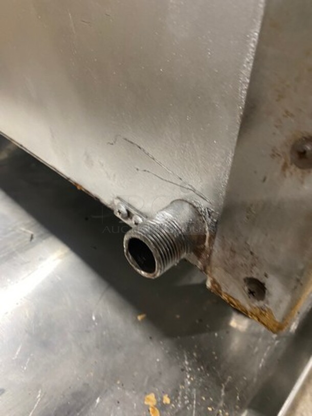 SWEET! Vulcan Commercial Countertop Natural Gas Powered Char Broiler Grill! Stainless Steel Body! On Small Legs! - Image 9 of 9