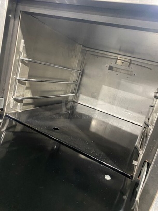 Castle Commercial Natural Gas Powered Pizza/ Baking Oven! All Stainless Steel! Model: P019 SN: 3L21 - Image 5 of 8