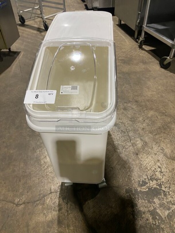 NEW! NEVER USED! Winco White Poly Ingredient Bin! With Clear Lid! On Casters! Model: IB21