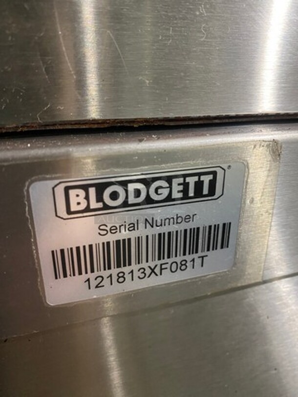 NICE! Blodgett Commercial Electric Powered Double Deck Convection Oven! With View Through And Solid Doors! Metal Oven Racks! All Stainless Steel! On Legs! 2x Your Bid Makes One Unit! SN: 121813XF081T - Image 9 of 11