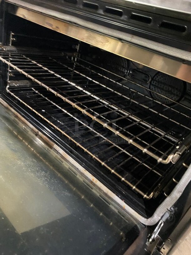 SWEET! Zline Gas Powered 6 Burner Stove! With Oven Underneath! Stainless Steel! MODEL RG36 SN:20071390062 120V  - Image 6 of 10
