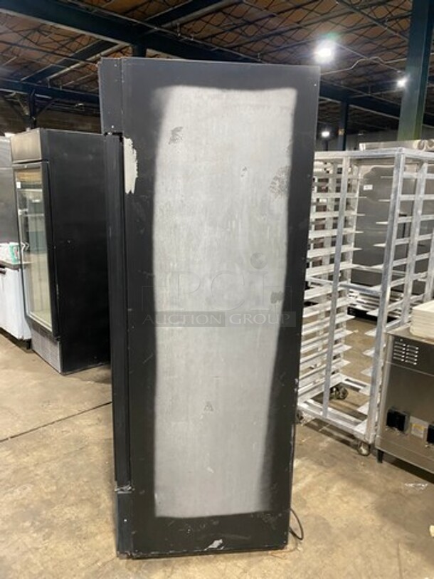 True Commercial Single Door Reach In Refrigerator Merchandiser! With View Through Door! Model: GDM26 SN: 4163902 115V 60HZ 1 Phase - Image 3 of 8