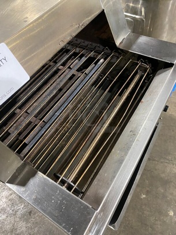 Savory Commercial Countertop Conveyor Toaster Oven! All Stainless Steel! Model: RT2VSHO SN: 0709210050094 208V 60HZ 1 Phase - Image 6 of 9