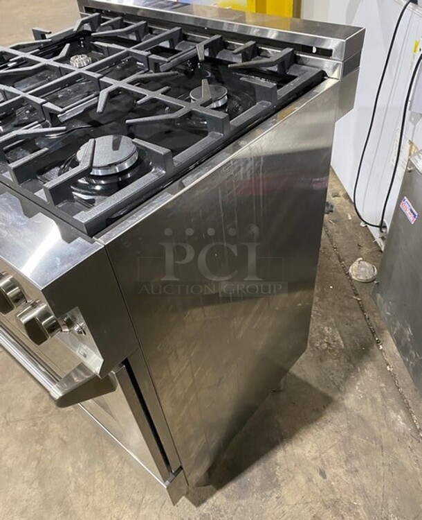 Zline Commercial Gas Powered 4 Burner Stove! With Oven Underneath! Stainless Steel! On Legs! MODEL RG30 SN: RG30GE2205022602 120V - Image 2 of 10
