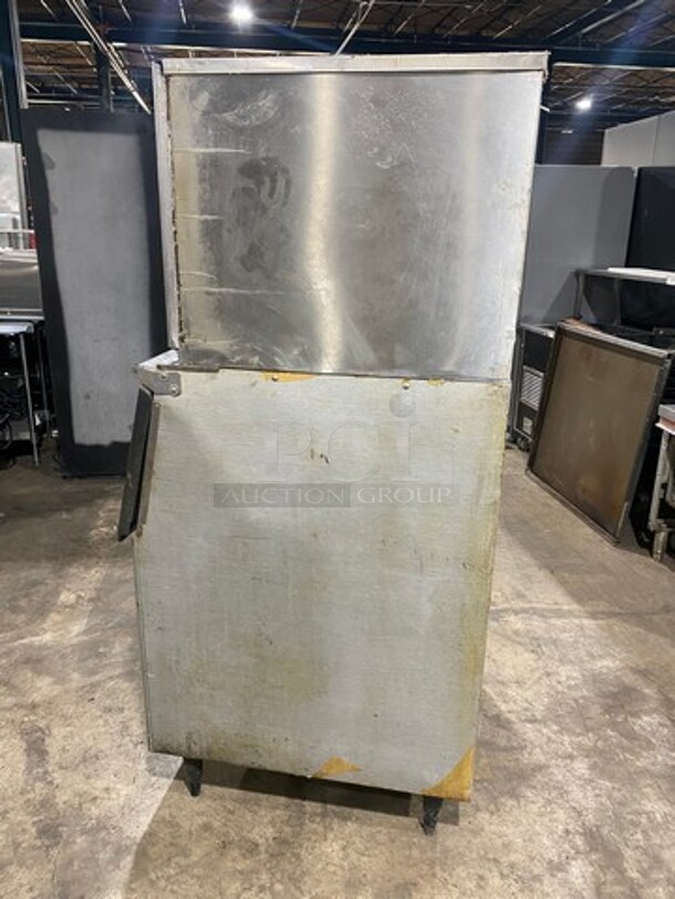 Hoshizaki Commercial Ice Maker Machine! With Commercial Ice Bin! All Stainless Steel! On Legs! 2x Your Bid Makes One Unit! Model: KML451MAH SN: T04527D 115/120V 60HZ 1 Phase - Image 4 of 8