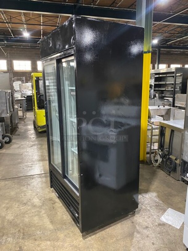 True Commercial 2 Sliding Door Reach In Refrigerator Merchandiser! With View Through Doors! With Poly Coated Racks! Model: GDM33 SN: 13193941 115V 60HZ 1 Phase - Image 4 of 8