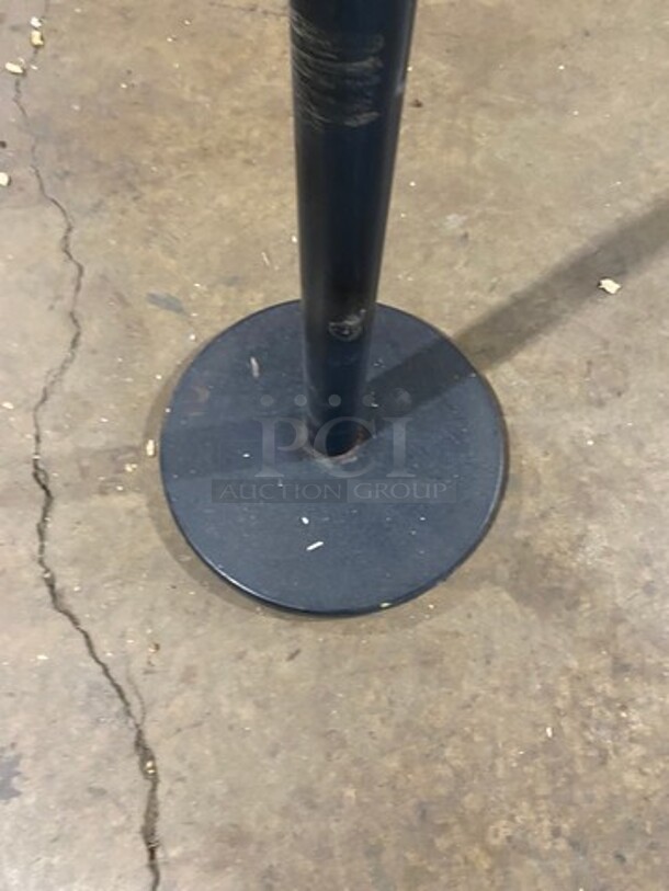 ALL ONE MONEY! Tensabarrier Retractable Belt Barrier! 1 Set of 6 Barriers! - Image 4 of 5