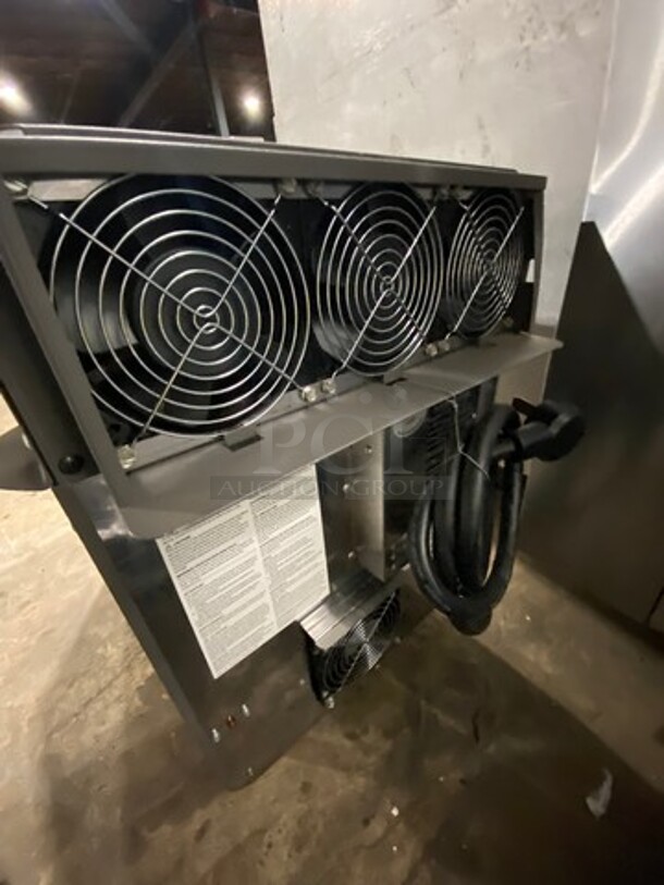 LATE MODEL! 2016 Turbo Chef Commercial Countertop Rapid Cook Oven! On Small Legs! Model: NGO SN: NGOD27641 208/240V 60HZ 1 Phase - Image 4 of 8