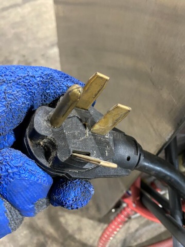 Hobart Commercial Under The Counter New Body Style Heavy Duty Dishwasher! All Stainless Steel! Model: LXER SN: 231183284 120/208V 60HZ 1 Phase - Image 9 of 9