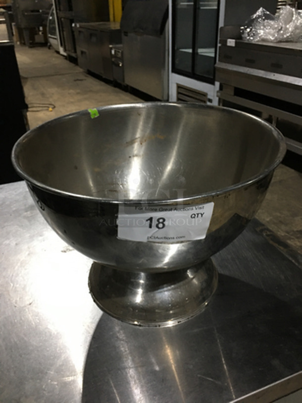 Round Stainless-Steel Bowl! Good For Fruit/Chips/ Candy Or To Display!