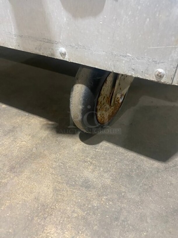 Metro Commercial Heated Holding Cabinet/ Food Warmer! All Stainless Steel! On Casters! Model: C175HM2000 120V - Image 8 of 9