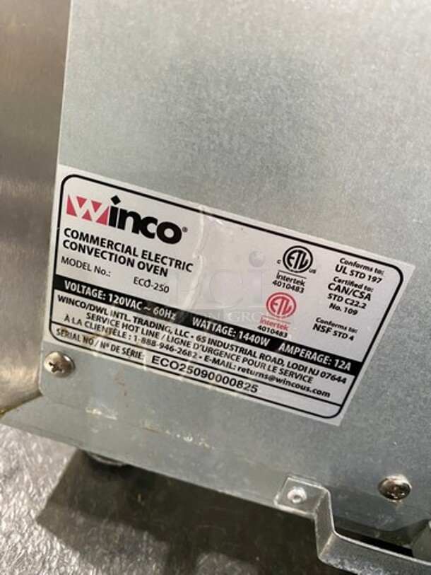 Winco Commercial Countertop Electric Powered Convection Oven! With View Through Door! Stainless Steel Body! Model: ECO250 SN: ECO25090000825 120V - Image 5 of 8