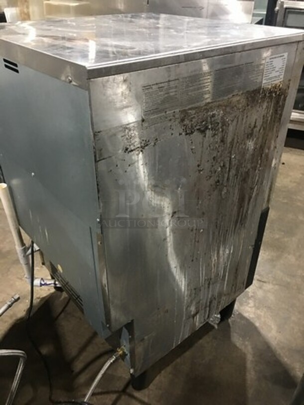LATE MODEL! 2018 Hoshizaki Commercial Undercounter Ice Maker Machine! On Legs! WORKING WHEN REMOVED! Model: KM115BAJ SN: H00138E 115V 60HZ 1 Phase - Image 4 of 10