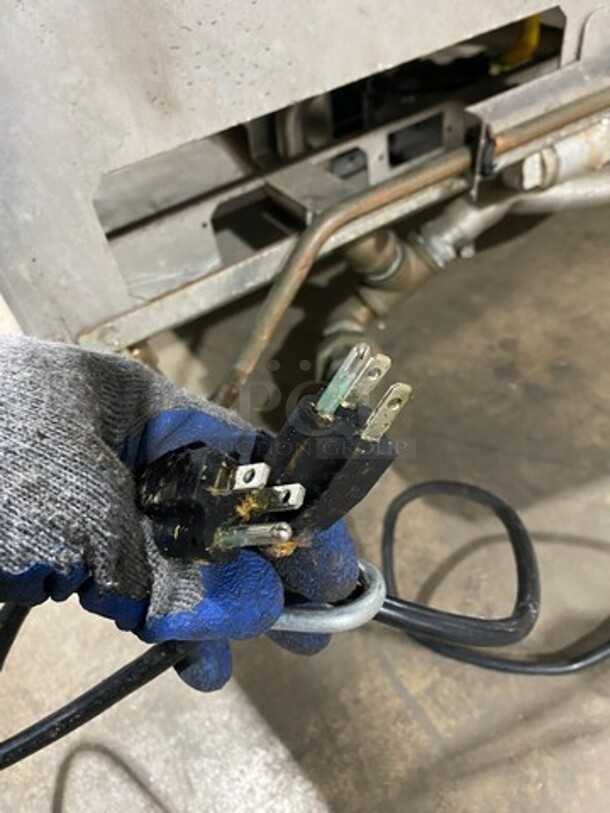 WOW! Pitco Commercial Natural Gas Powered 3 Bay Pasta Cooker! With Backsplash! All Stainless Steel! On Casters! Model: SRTG SN: G16AD007616 115V - Image 12 of 12