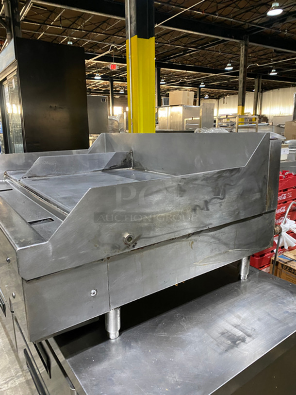 Woodstone Commercial Countertop Natural Gas Powered Flat Griddle! With Split Top! With Back & Side Splashes! All Stainless Steel! - Image 3 of 11